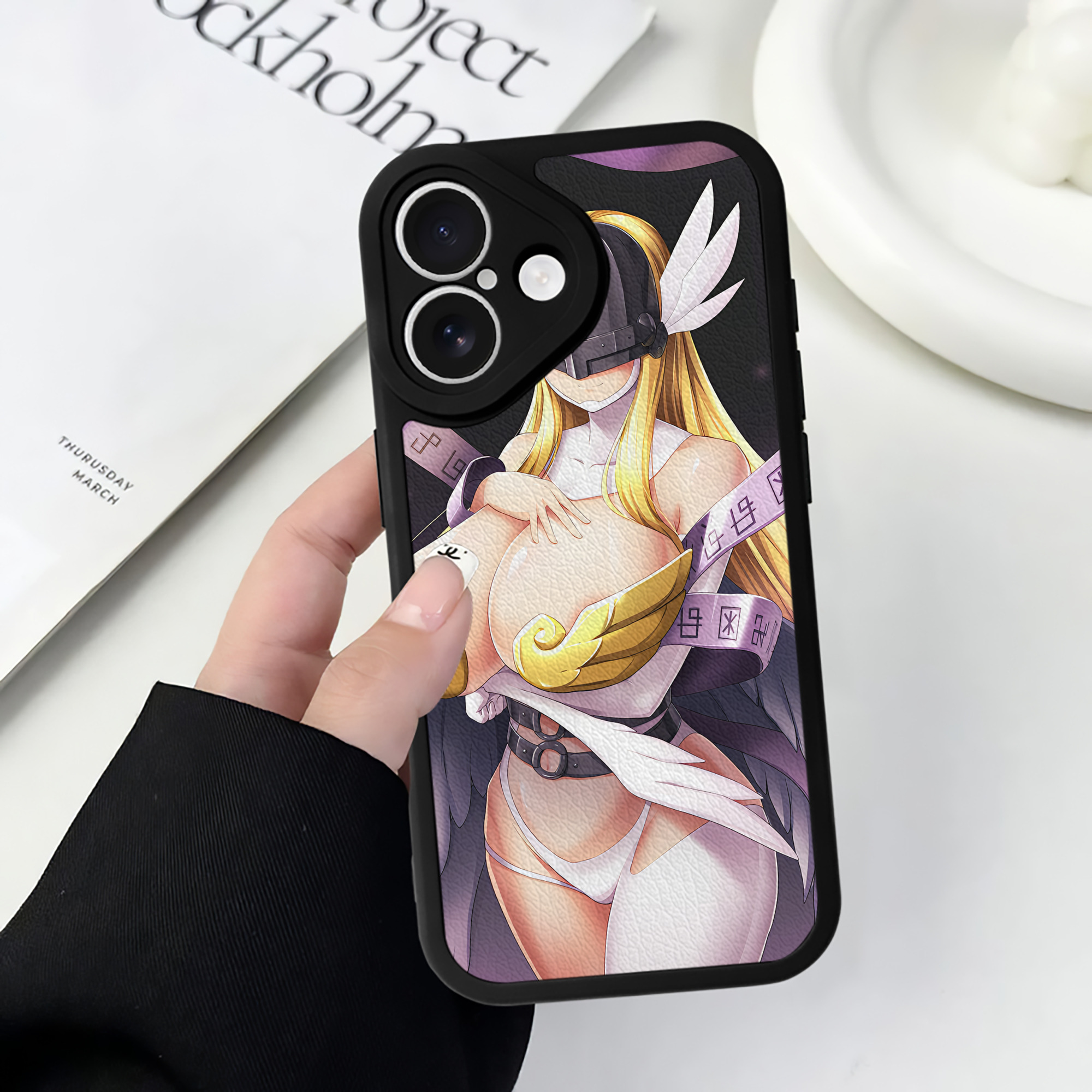 （画像用） Digimon デジタルモンスター/デジモン 【iPhone 16シリーズ対応】シリコンスマホケース（レザー調） 材質：シリコン